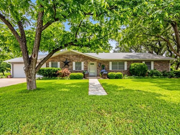 207 S Brook Street, San Saba, TX 76877
