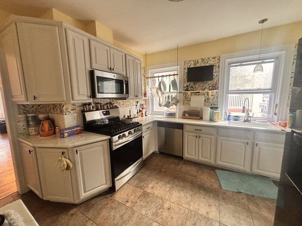 3 Fayette St, Unit 2, Cambridge, MA 02139