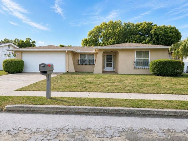 5617 CANOSA DRIVE , HOLIDAY, FL 34690