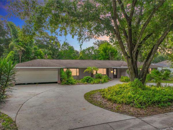 300 PINECREST ROAD , MOUNT DORA, FL 32757