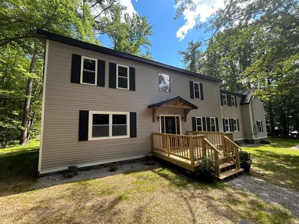 1305 Old Hillsboro Road, Henniker, NH 03242