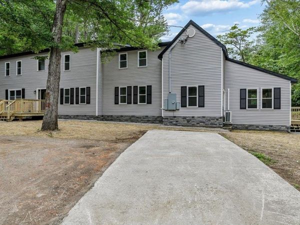 1305 Old Hillsboro Road, Henniker, NH 03242
