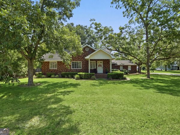 513 N Caswell Street, Glennville, GA 30427