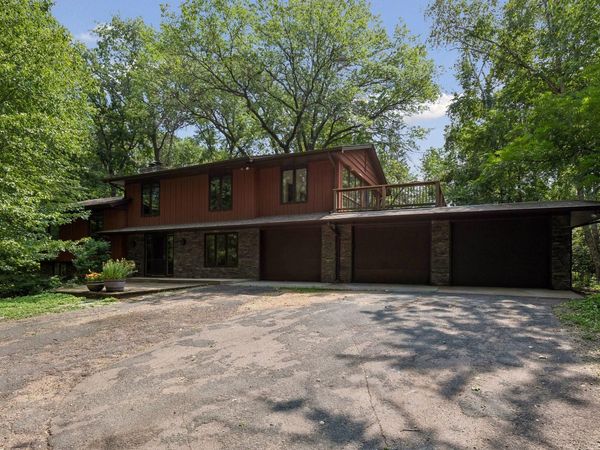 34 N Oaks Road , North Oaks, MN 55127