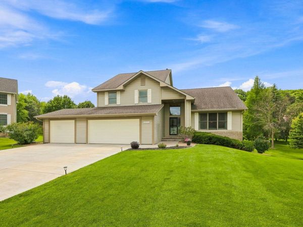 14335 48th Avenue N, Plymouth, MN 55446
