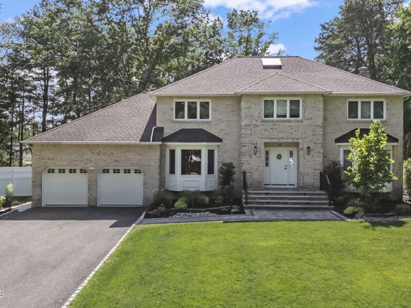 58 Jeanine Court, Manalapan, NJ 07726