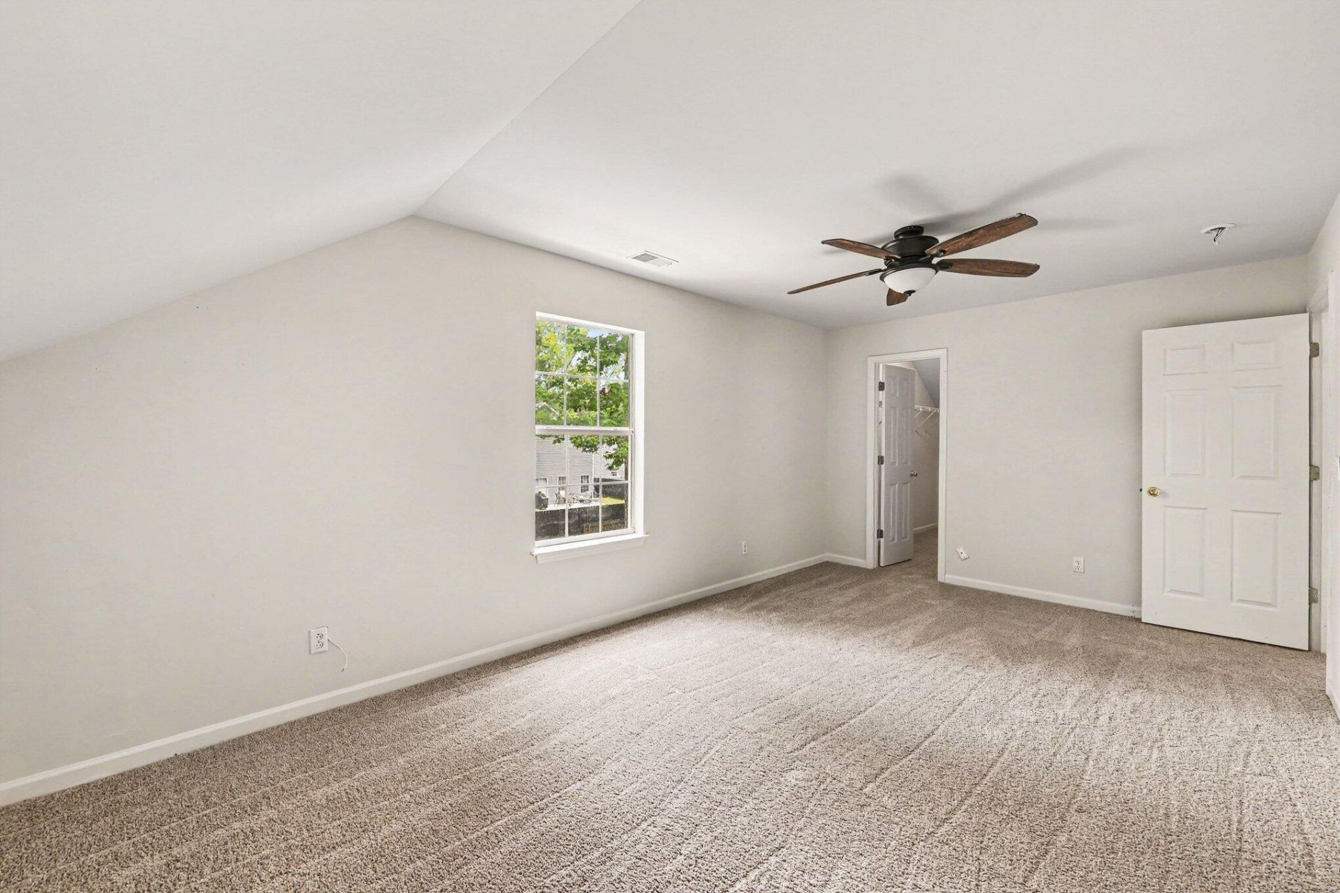 4861 Hearthside Drive Photo 8
