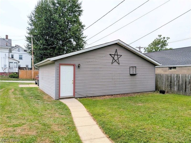 345 Wabash Avenue S, Brewster, OH 44613 Photo 23