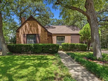 2113 Yucca Avenue, Fort Worth, TX 76111