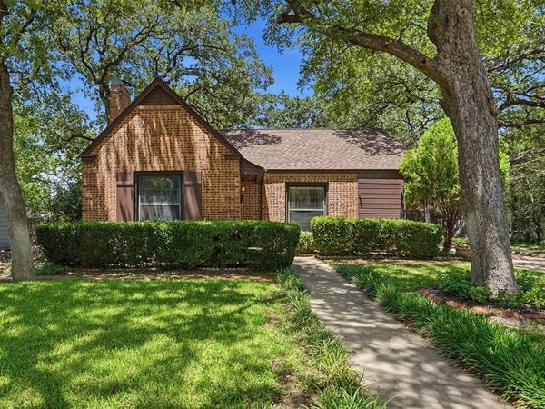 2113 Yucca Avenue, Fort Worth, TX 76111