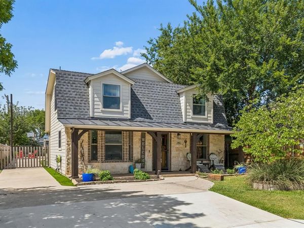 302 Denton Drive , Roanoke, TX 76262