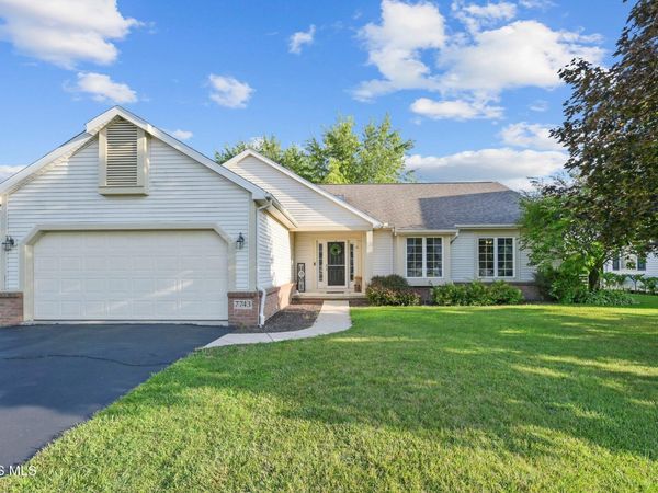 7743 Harvest Gold Drive, Holland, OH 43528