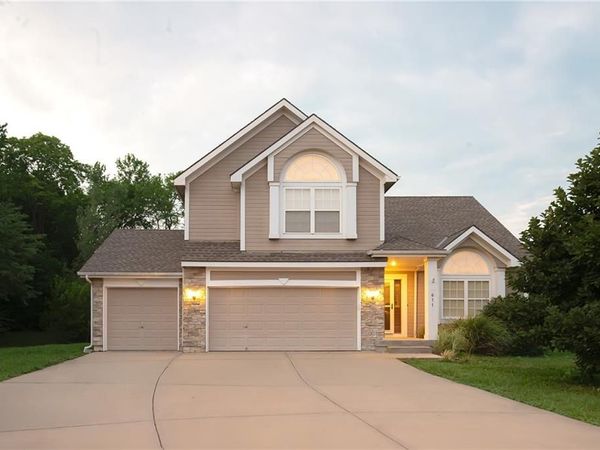 611 Timber Crest Court, Raymore, MO 64083