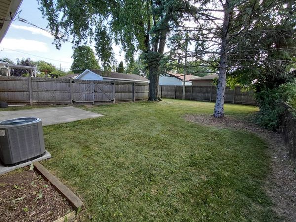 2116 Walnut Street , Waukegan, IL 60087