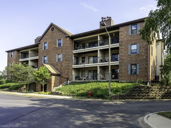 641 Hapsfield Lane , Unit 201, Buffalo Grove, IL 60089
