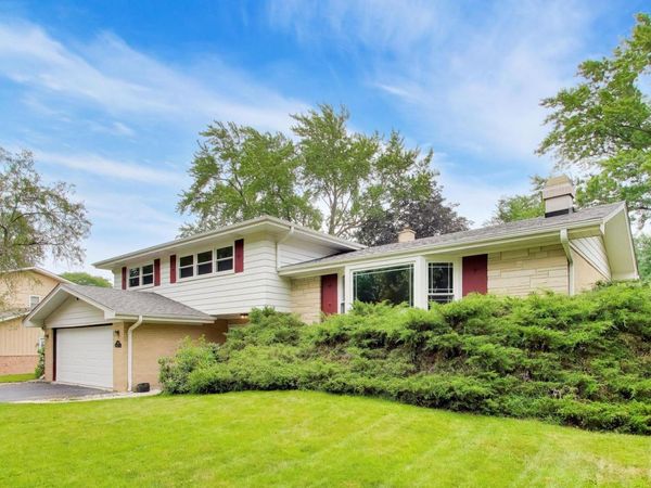803 E Valley Lane , Arlington Heights, IL 60004