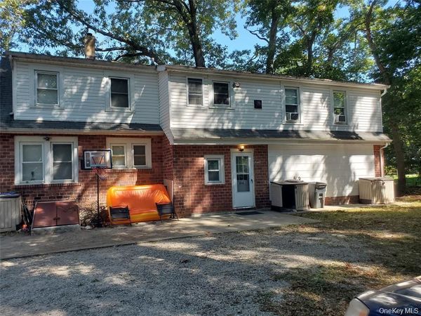 10 Sally Lane , Ridge, NY 11961