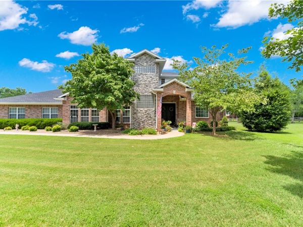 408 S Wyman Road, Fayetteville, AR 72701