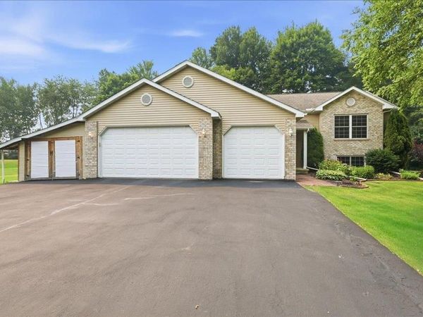 3225 S 26TH STREET, Manitowoc, WI 54220
