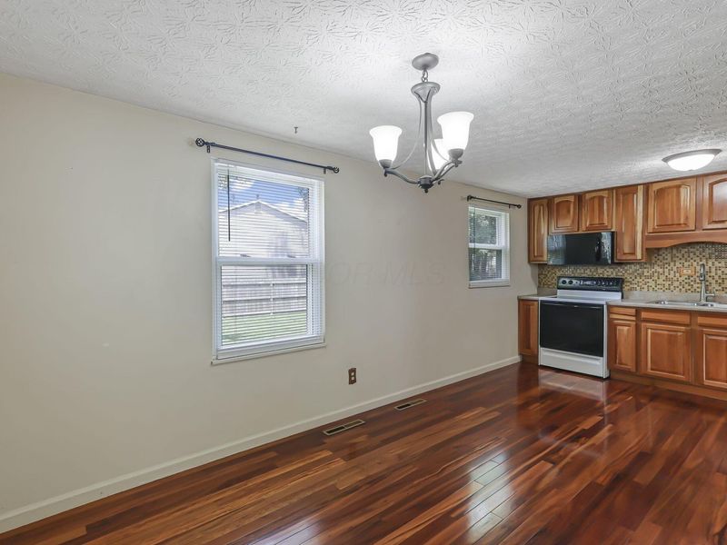 1690 Americana Court , Columbus, OH 43229 Photo 12