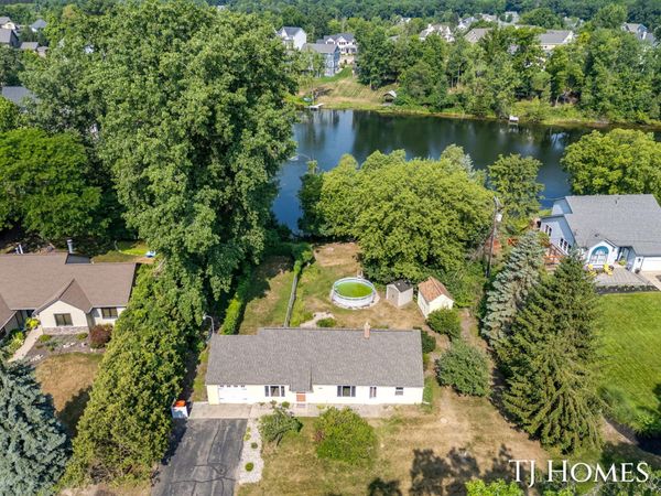 2215 Maguire Avenue NE, Grand Rapids, MI 49525
