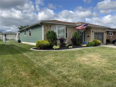 33 E Toulon Drive , Buffalo, NY 14227