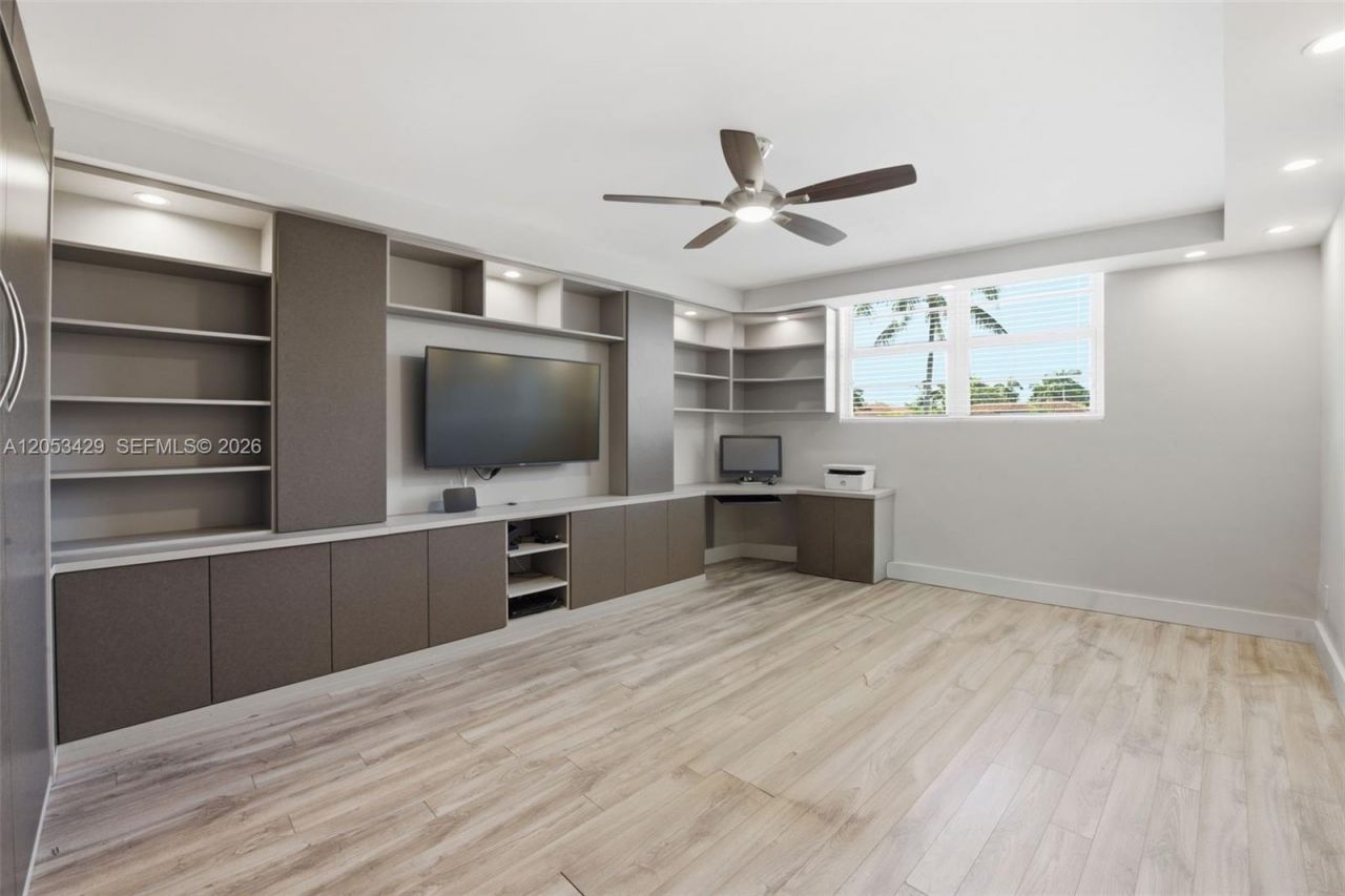 90 Edgewater Dr , Unit 225, Coral Gables, FL 33133 Photo