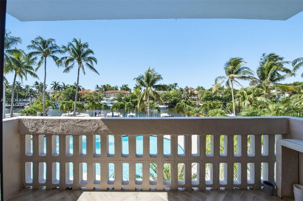 90 Edgewater Dr , Unit 225, Coral Gables, FL 33133 Photo