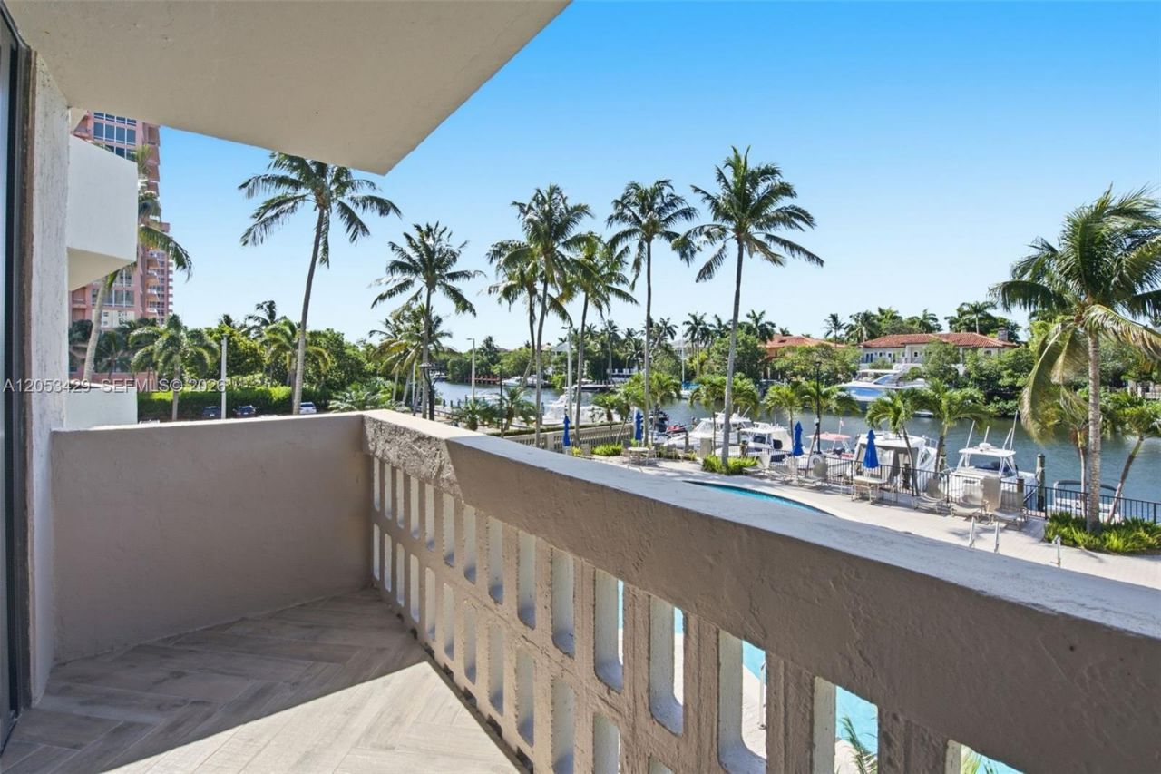 90 Edgewater Dr , Unit 225, Coral Gables, FL 33133 Photo