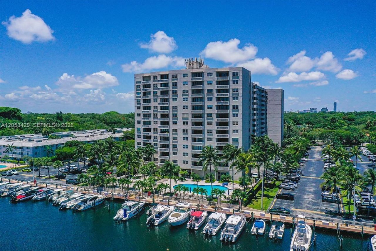 90 Edgewater Dr , Unit 225, Coral Gables, FL 33133 Photo