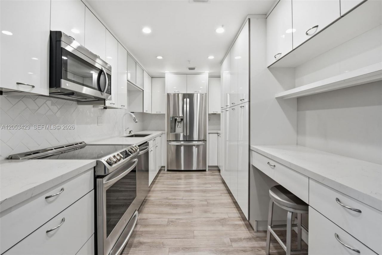 90 Edgewater Dr , Unit 225, Coral Gables, FL 33133 Photo