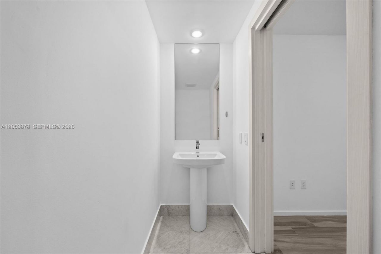 801 S Miami Ave , Unit 2002, Miami, FL 33130 Photo