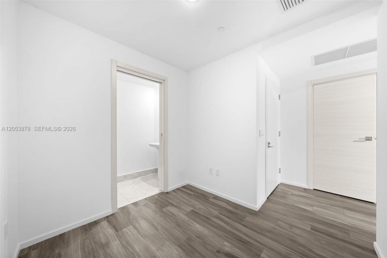 801 S Miami Ave , Unit 2002, Miami, FL 33130 Photo
