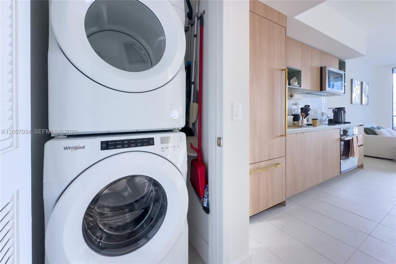 159 NE 6th St , Unit 2704, Miami, FL 33132 Photo