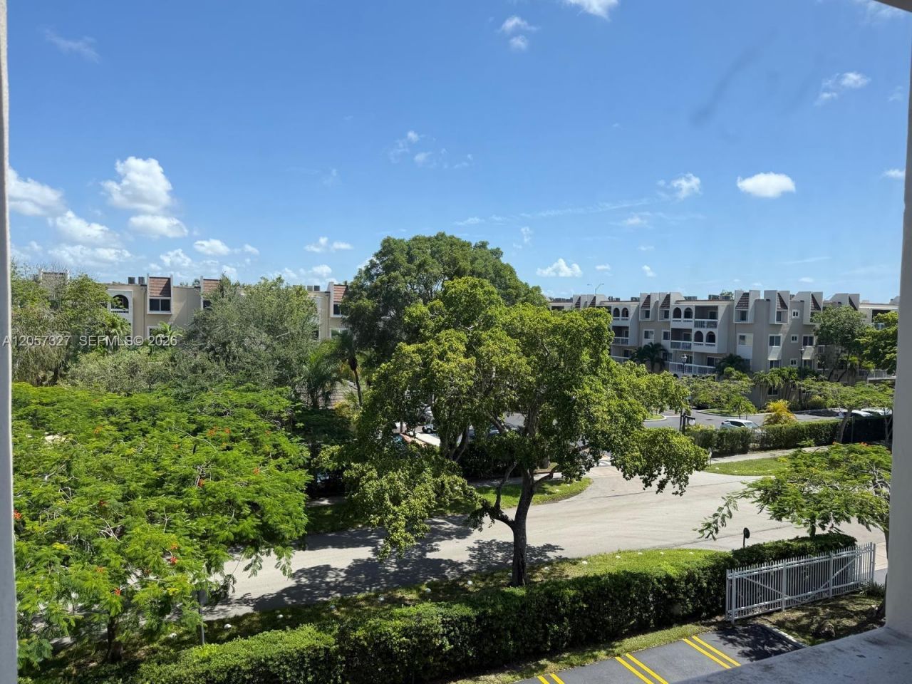 7730 Camino Real, Unit F 406, Miami, FL 33143 Photo
