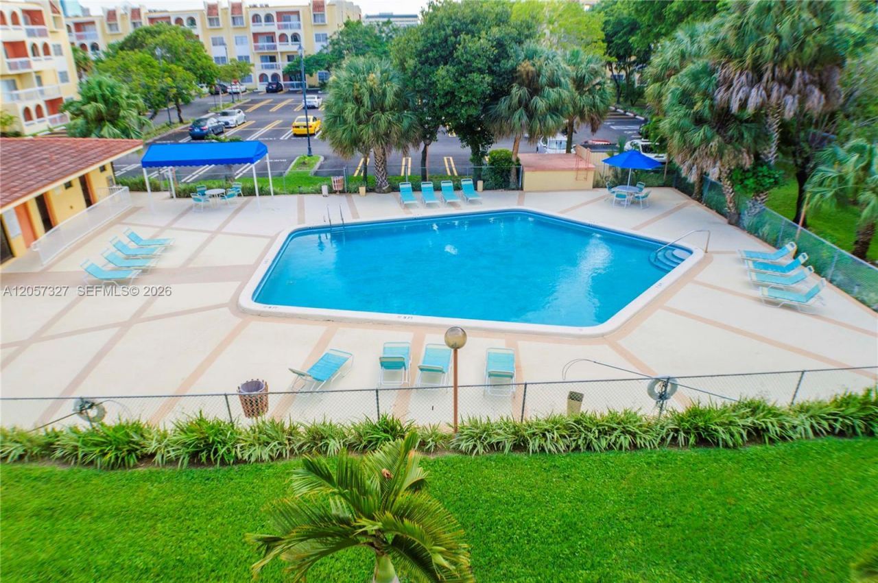 7730 Camino Real, Unit F 406, Miami, FL 33143 Photo
