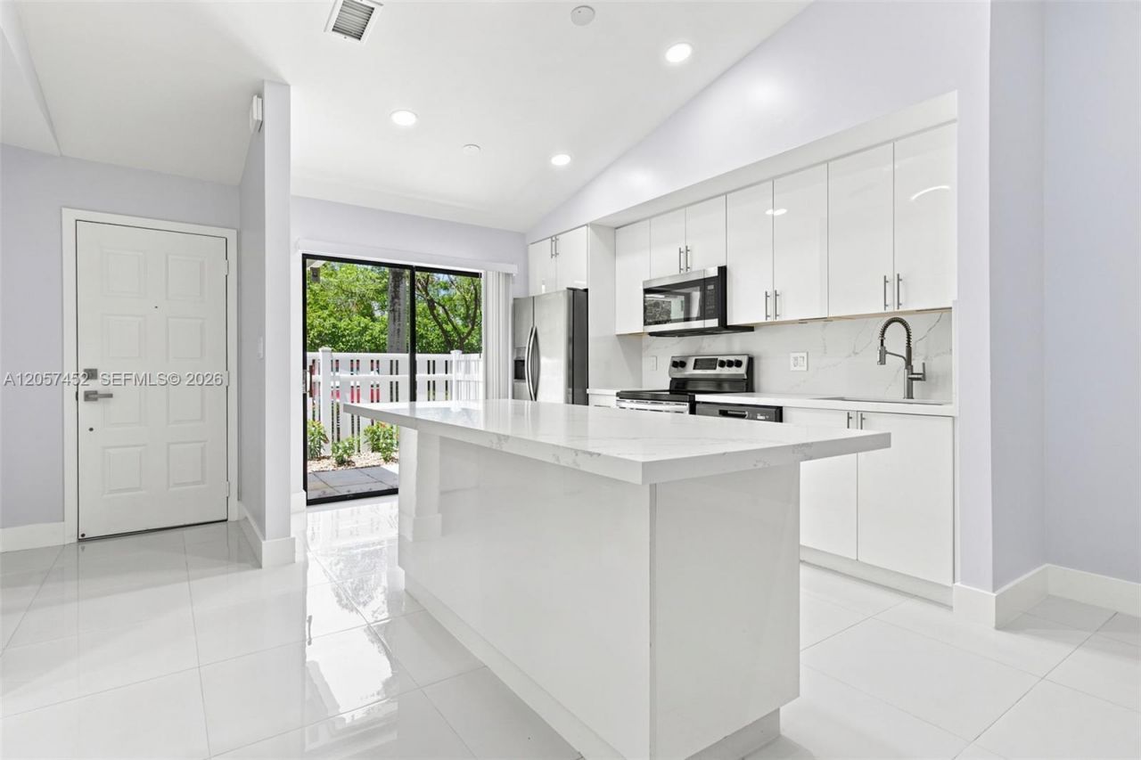 3895 N Carambola Cir N, Unit 29128, Coconut Creek, FL 33066 Photo