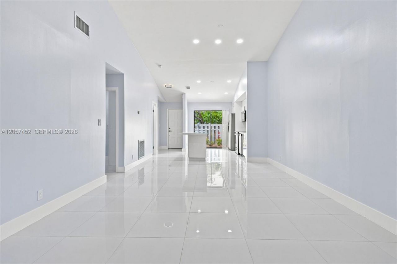 3895 N Carambola Cir N, Unit 29128, Coconut Creek, FL 33066 Photo