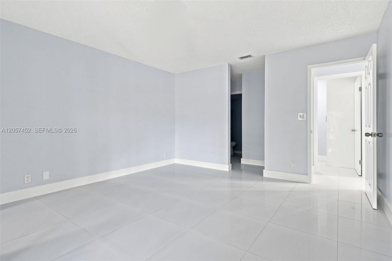 3895 N Carambola Cir N, Unit 29128, Coconut Creek, FL 33066 Photo