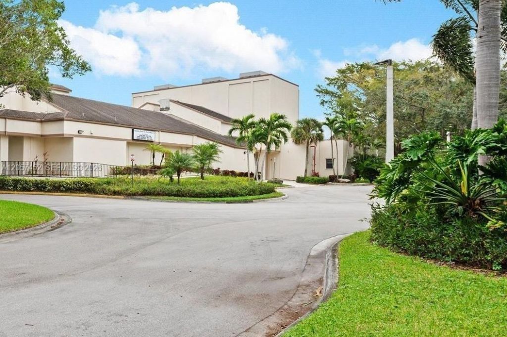 3895 N Carambola Cir N, Unit 29128, Coconut Creek, FL 33066 Photo