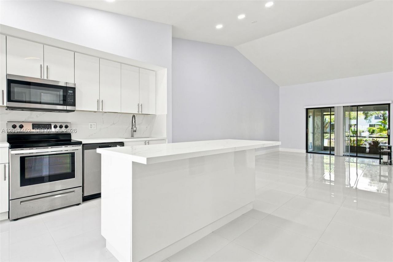 3895 N Carambola Cir N, Unit 29128, Coconut Creek, FL 33066 Photo