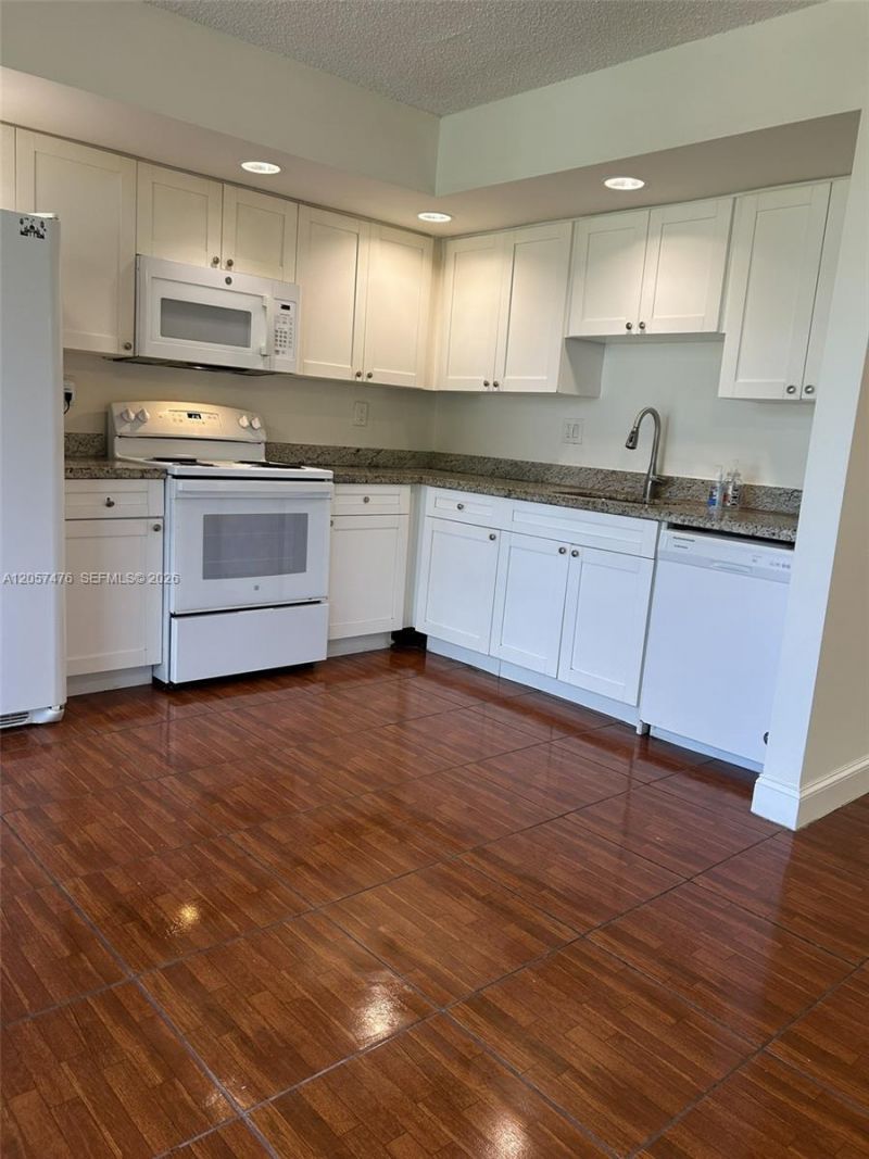 8520 SW 133rd Ave Rd , Unit 213, Miami, FL 33183 Photo
