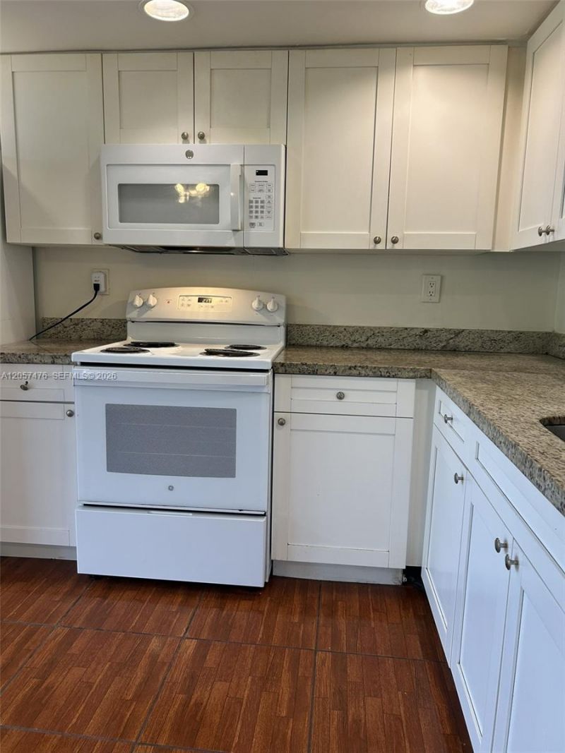 8520 SW 133rd Ave Rd , Unit 213, Miami, FL 33183 Photo