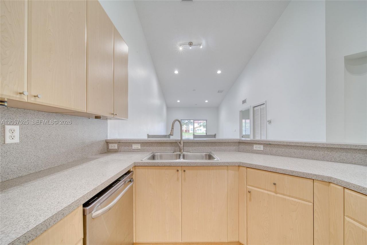 3365 NE 11th Dr, Unit 3365, Homestead, FL 33033 Photo
