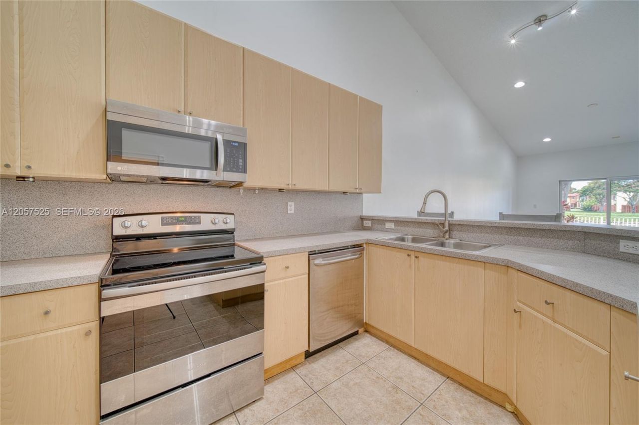 3365 NE 11th Dr, Unit 3365, Homestead, FL 33033 Photo