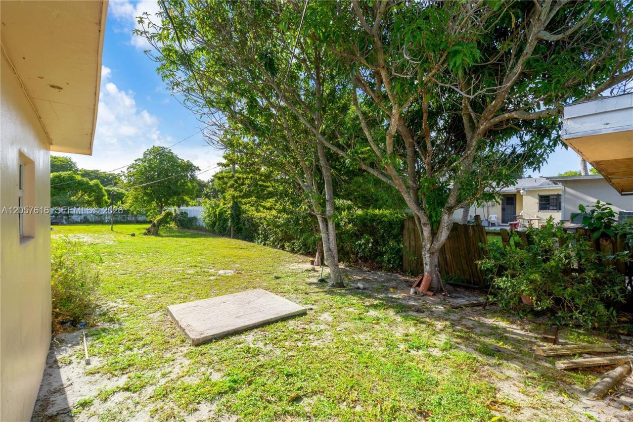 1420 NW 195th St, Miami Gardens, FL 33169 Photo