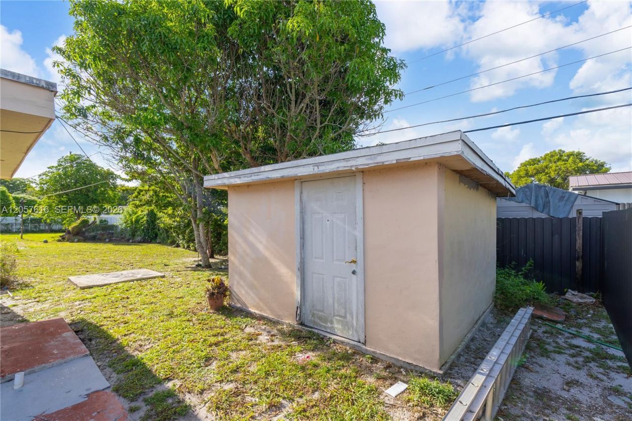 1420 NW 195th St, Miami Gardens, FL 33169 Photo