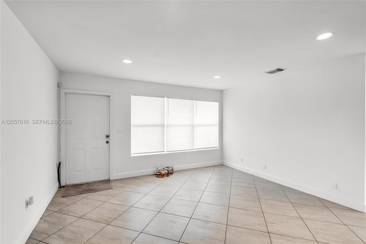 1420 NW 195th St, Miami Gardens, FL 33169 Photo