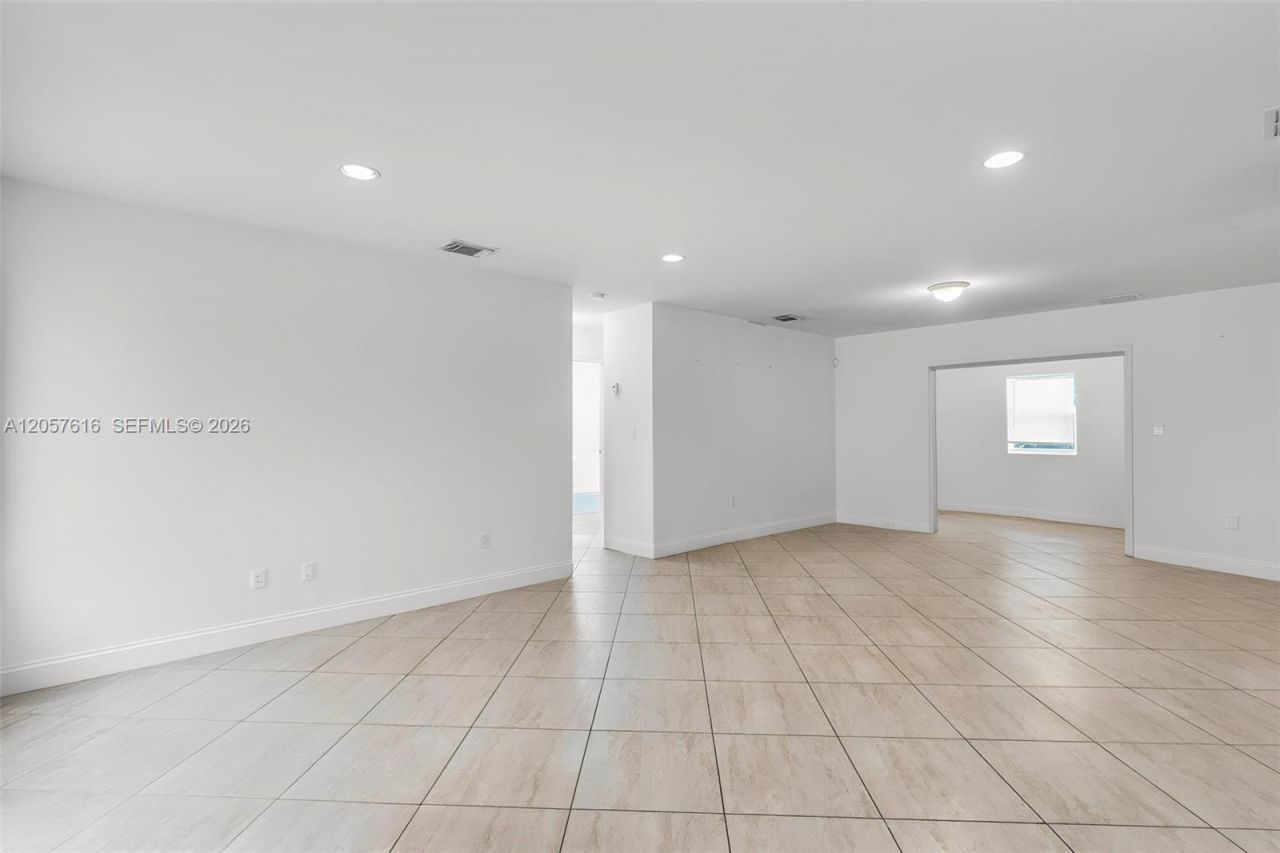 1420 NW 195th St, Miami Gardens, FL 33169 Photo