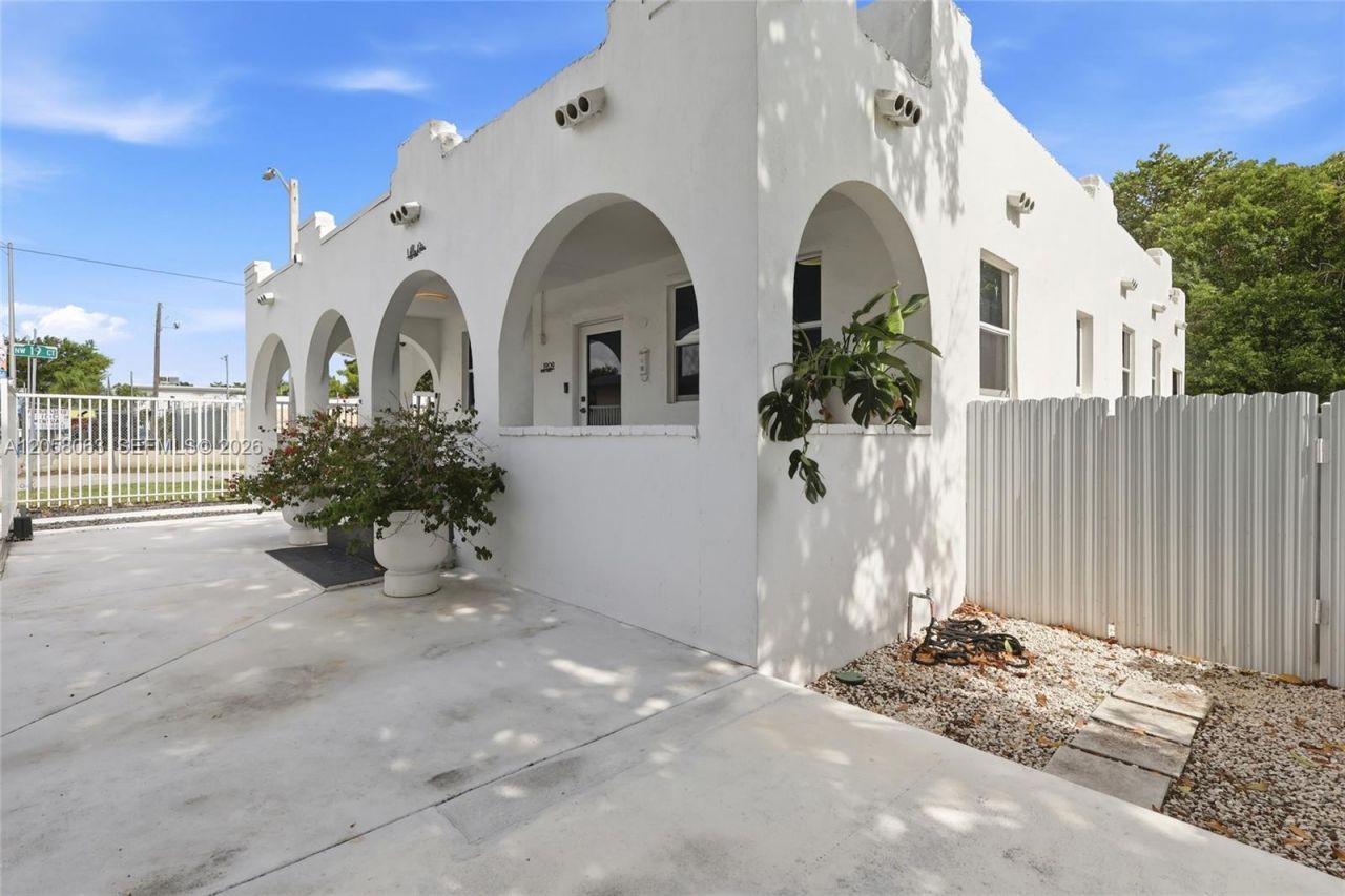 1909 NW 62nd St, Miami, FL 33147 Photo